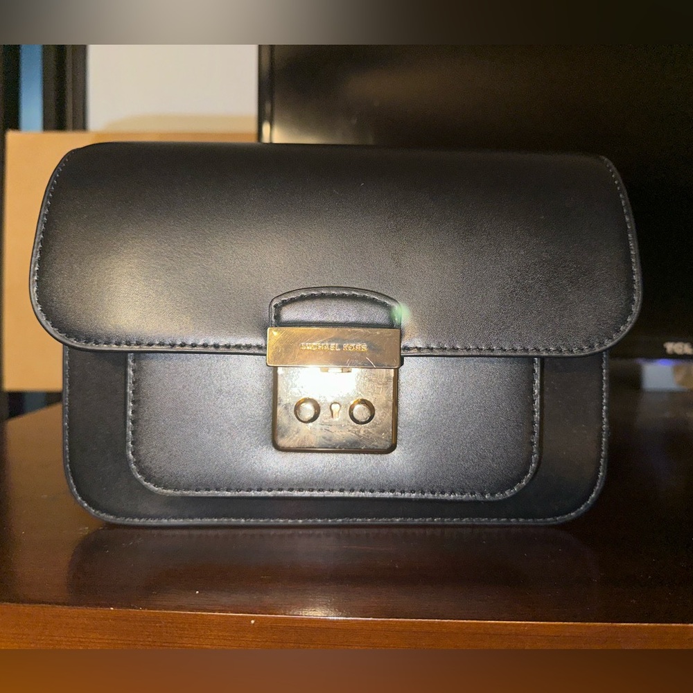 MICHAEL KORS BLACK BAG - WITH  2 STRAPS